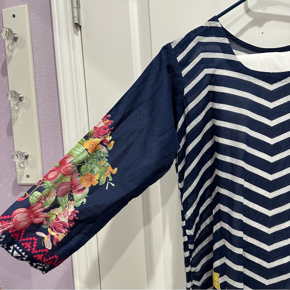Two piece striped salwar kameez set - Picture 2 of 6